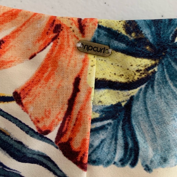 Rip Curl Bikini Bottoms - Picture 3 of 3